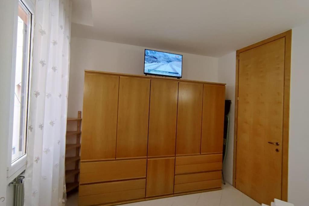 Elegante Alloggio Zona Storica Lecco Exteriör bild