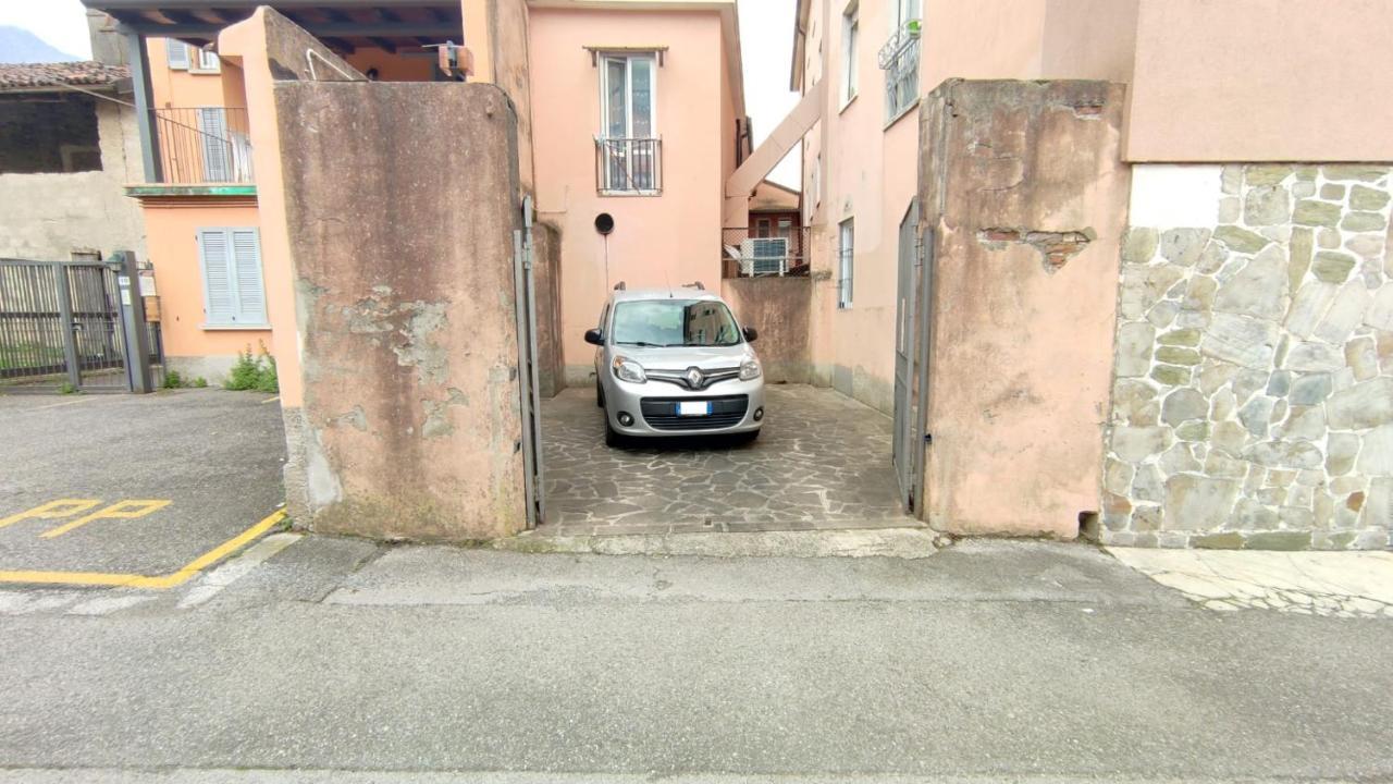 Elegante Alloggio Zona Storica Lecco Exteriör bild